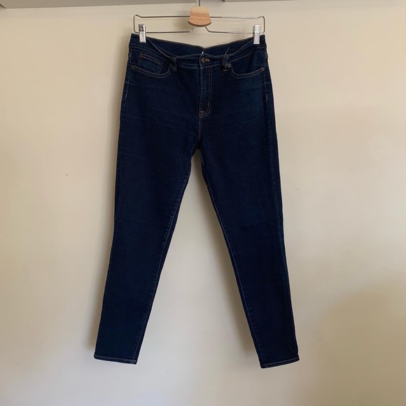 J Crew 9” Mid Rise Skinny Jean in Signature Stretch 31/28 - Picture 2 of 6